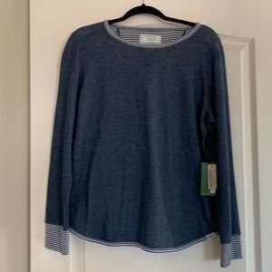 NWT - Orvis Reversible Lightweight Sweatshirt - Size Medium.